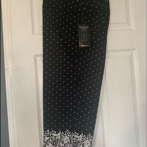 Capri’s from the Avenue size 16